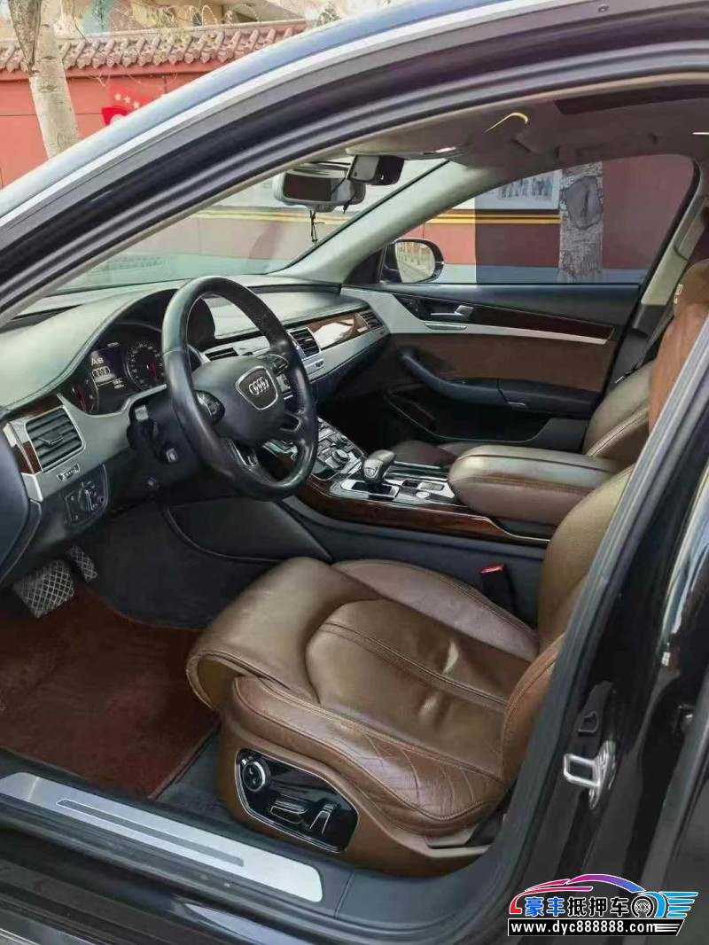 12年奥迪A8L轿车抵押车出售