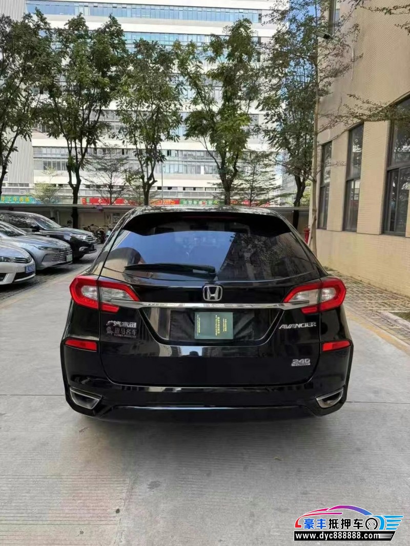 18年本田冠道轿车抵押车出售