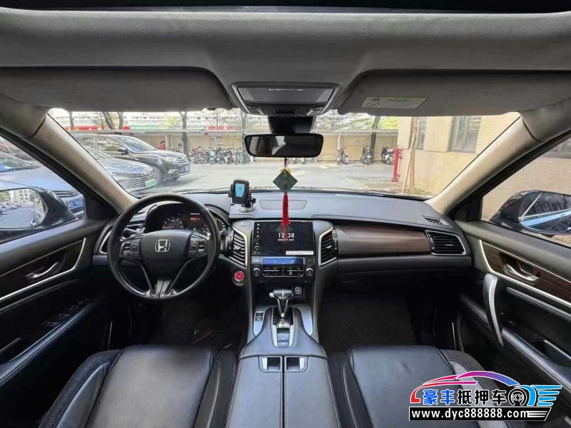 18年本田冠道轿车抵押车出售