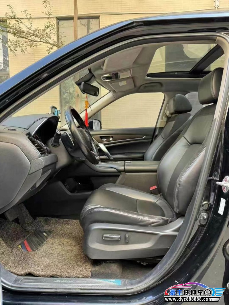 18年本田冠道轿车抵押车出售