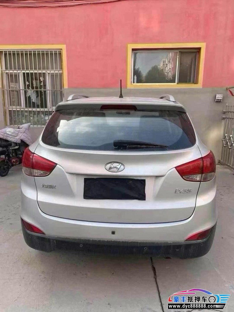 13年现代ix35轿车抵押车出售