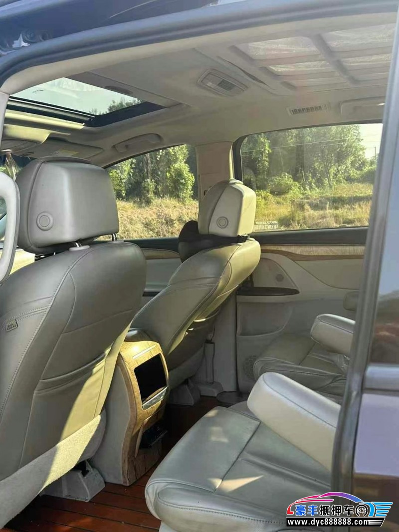 18年别克GL8轿车抵押车出售