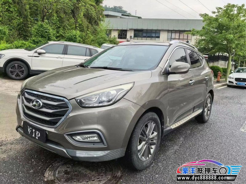 13年现代ix35轿车抵押车出售