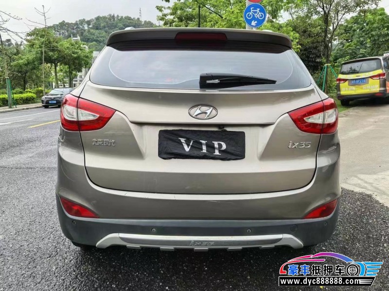 13年现代ix35轿车抵押车出售