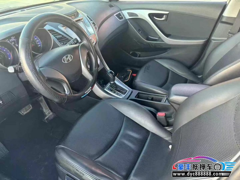 15年现代朗动轿车抵押车出售