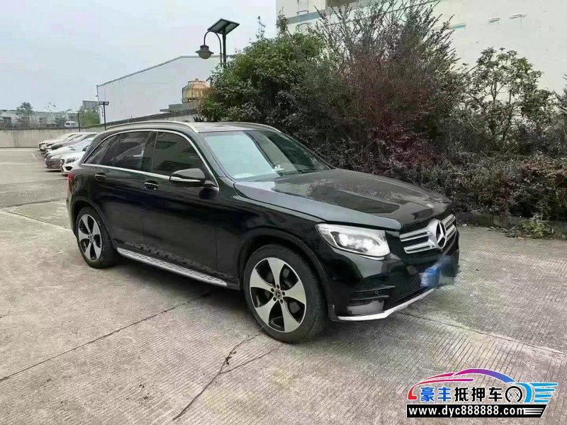 19年奔驰GLC轿车抵押车出售