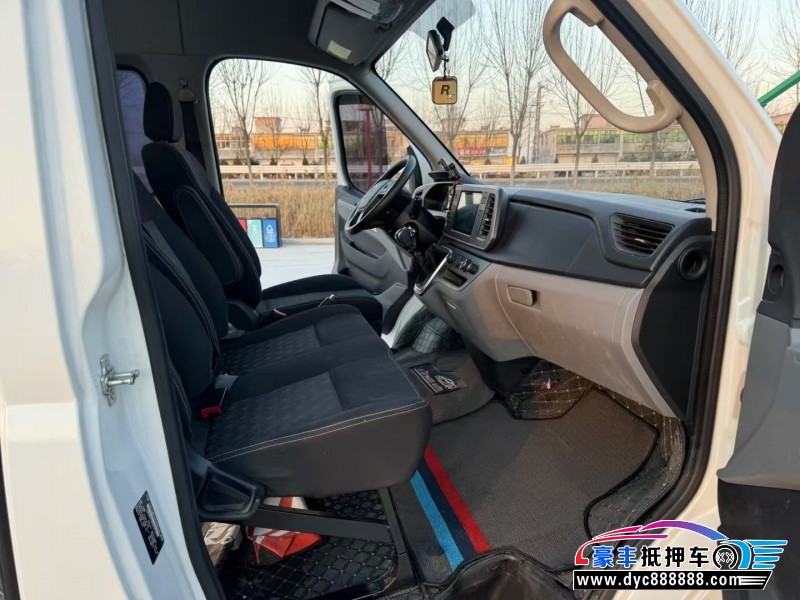 23年上汽大通V80轿车抵押车出售