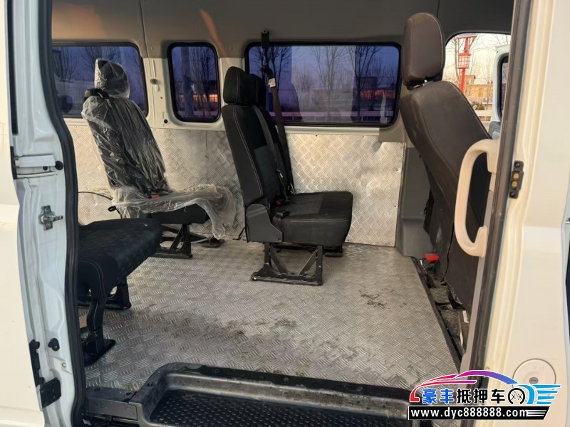 23年上汽大通V80轿车抵押车出售