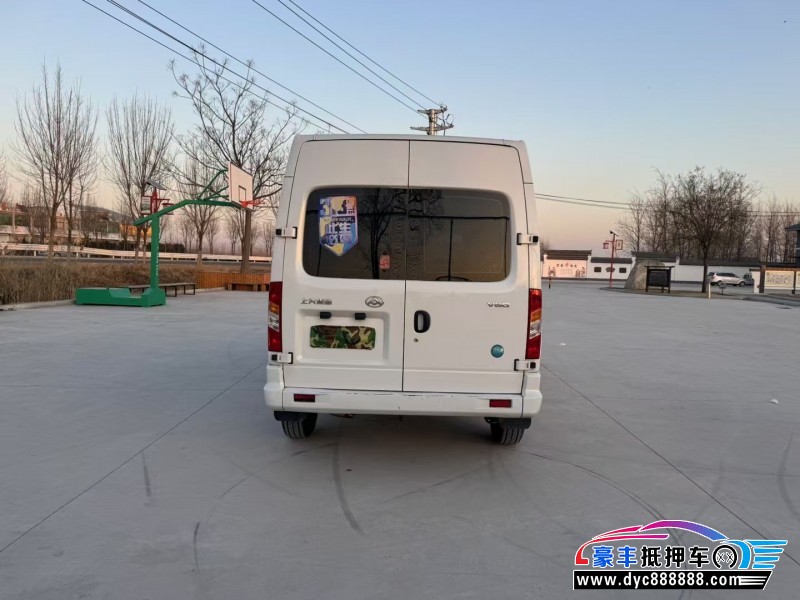 23年上汽大通V80轿车抵押车出售