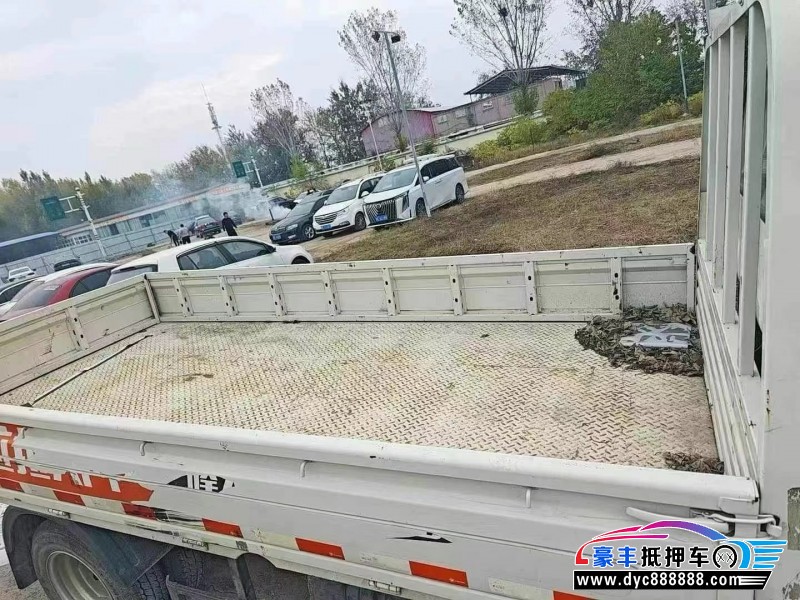 22年福田领航轿车抵押车出售