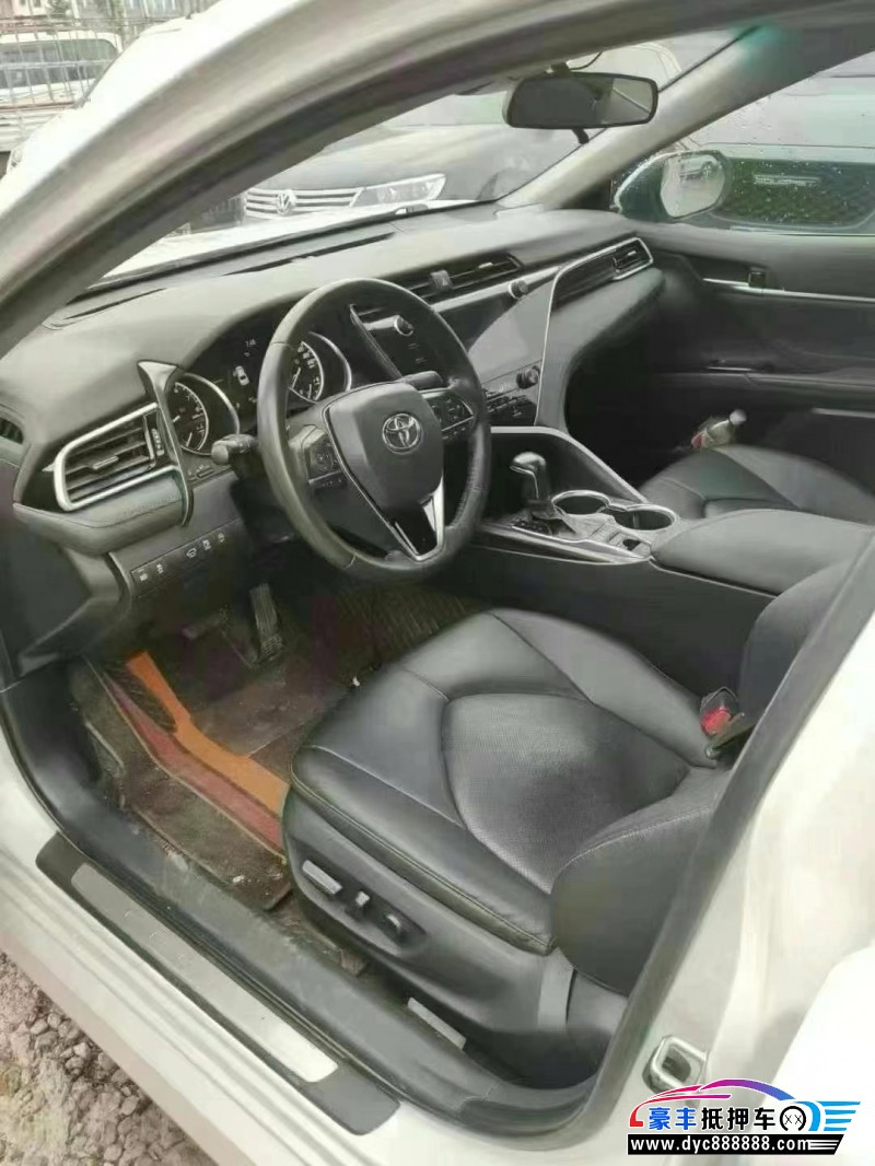 20年丰田凯美瑞轿车抵押车出售