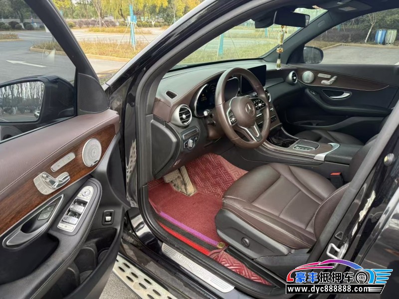 20年奔驰GLC轿车抵押车出售