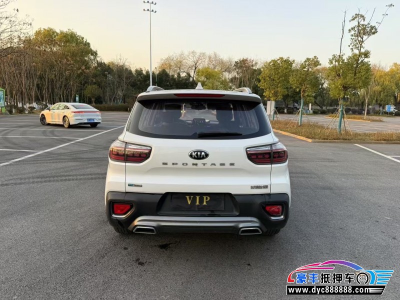 18年起亚智跑轿车抵押车出售