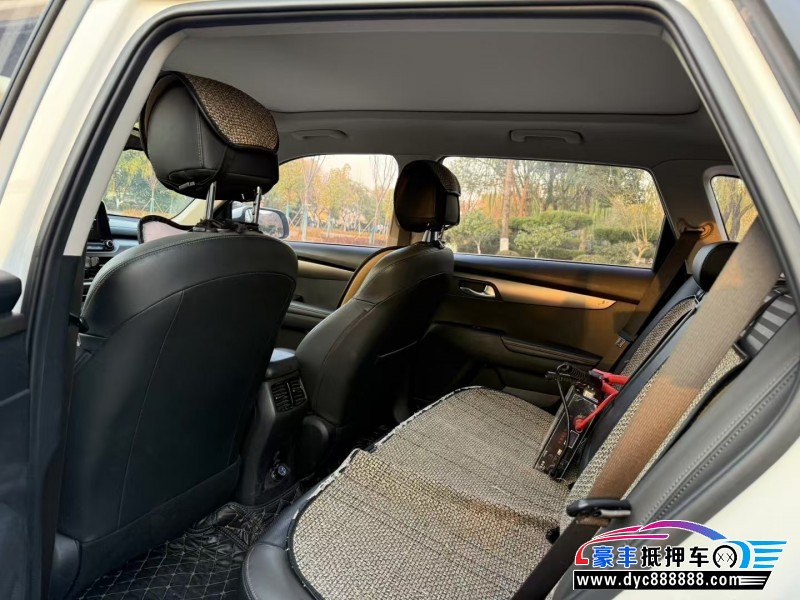 18年起亚智跑轿车抵押车出售