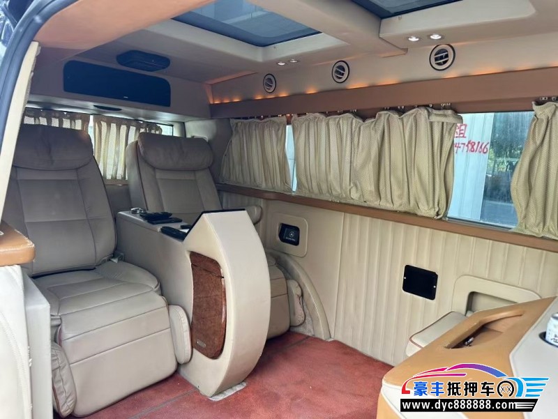 13年奔驰威霆轿车抵押车出售