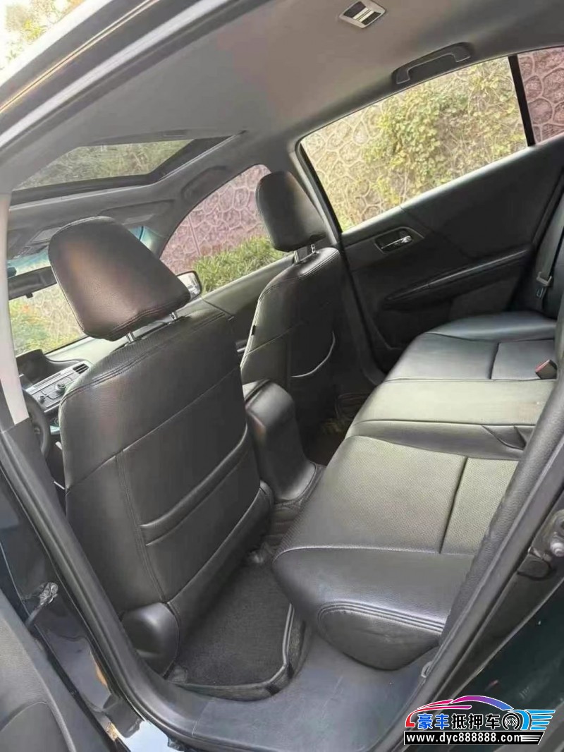 16年本田雅阁轿车抵押车出售