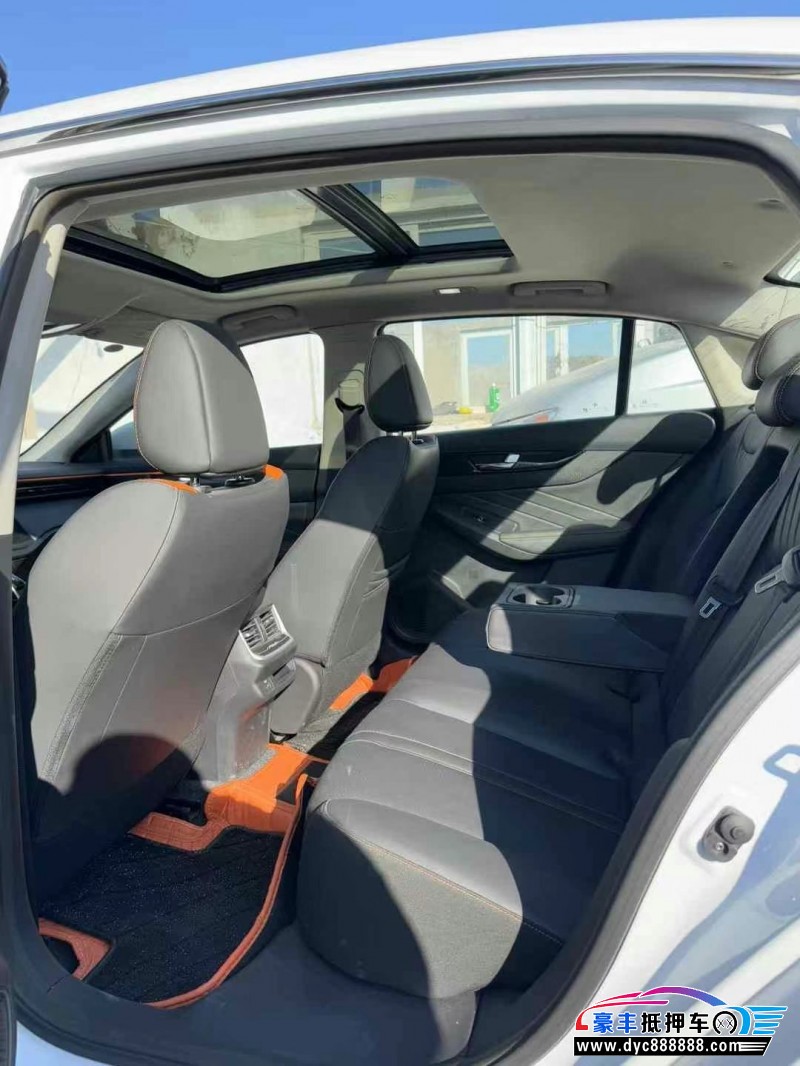 23年东风风神奕炫轿车抵押车出售