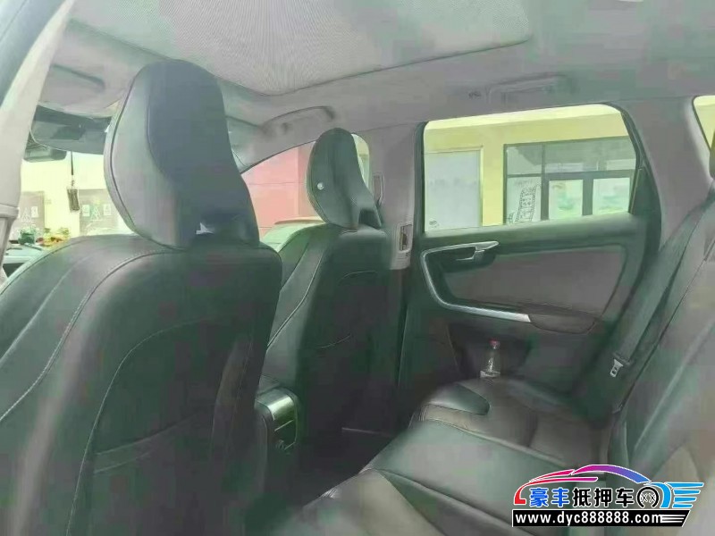 15年沃尔沃XC60轿车抵押车出售