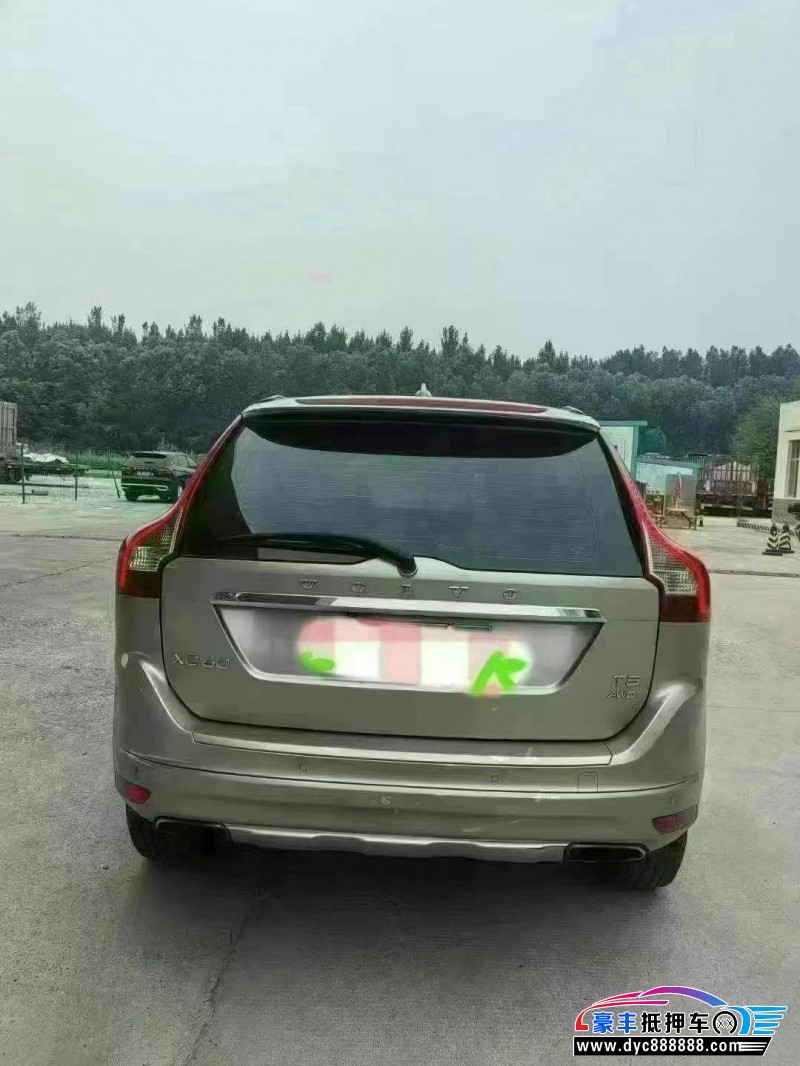 15年沃尔沃XC60轿车抵押车出售