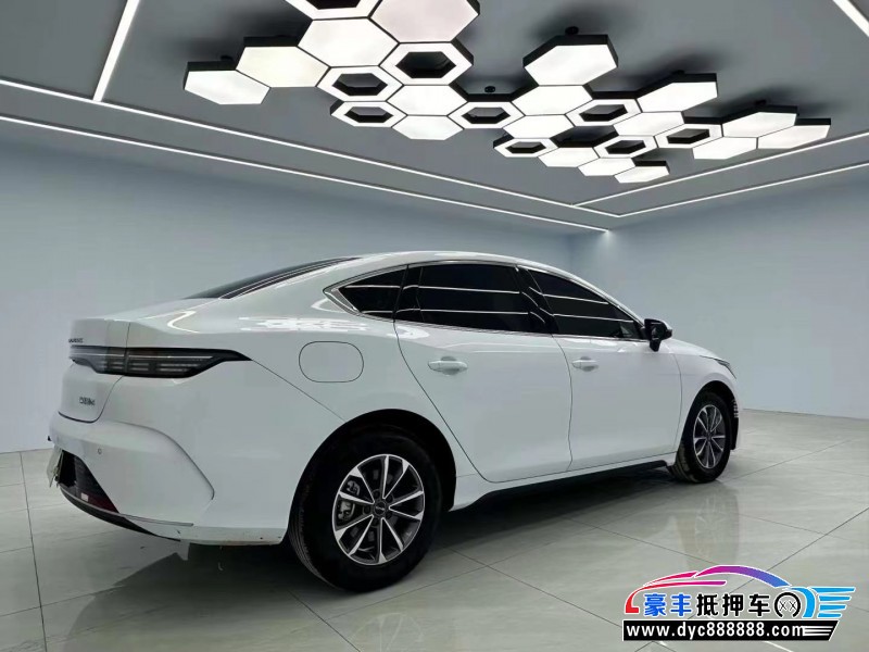 24年比亚迪驱逐舰轿车抵押车出售