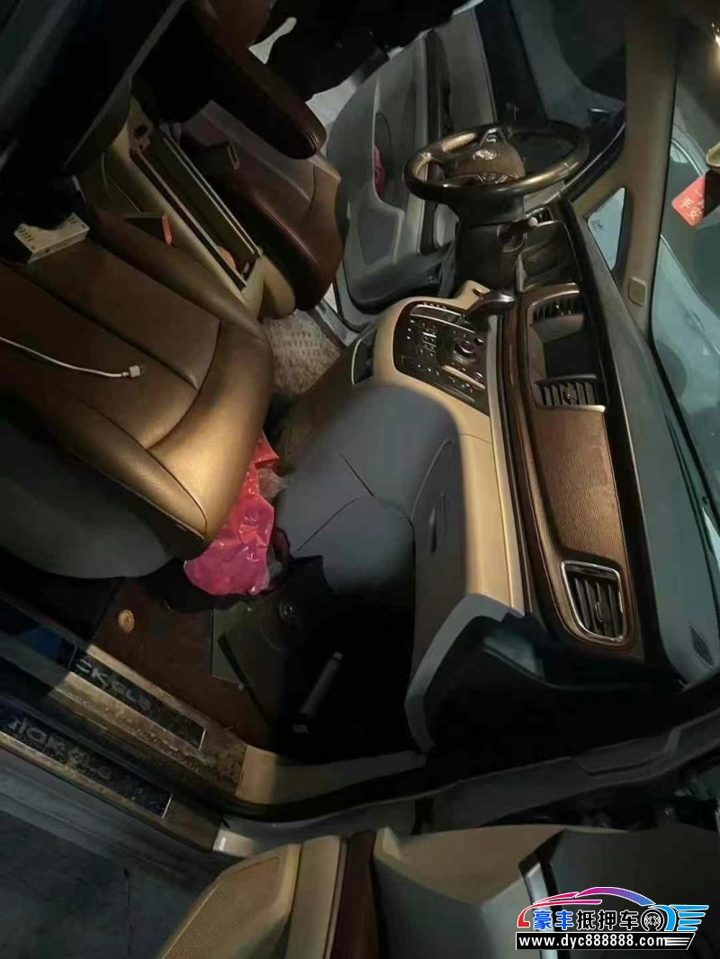 17年别克GL8轿车抵押车出售