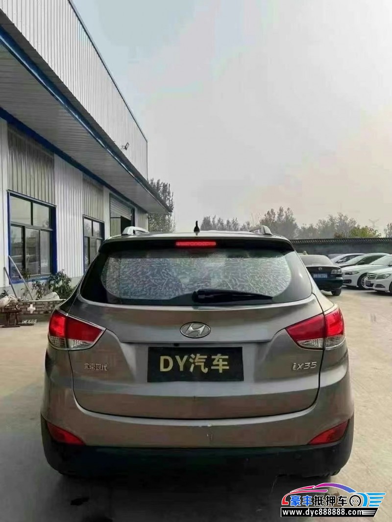 14年现代ix35轿车抵押车出售