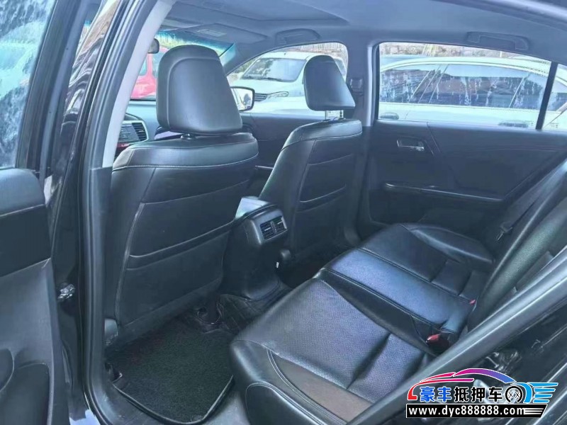 17年本田雅阁轿车抵押车出售