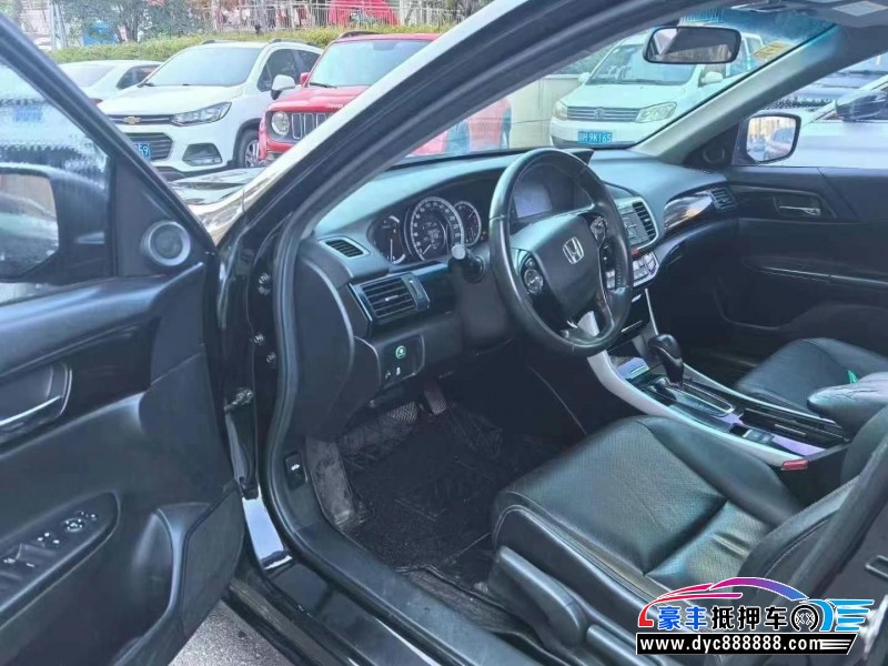 17年本田雅阁轿车抵押车出售