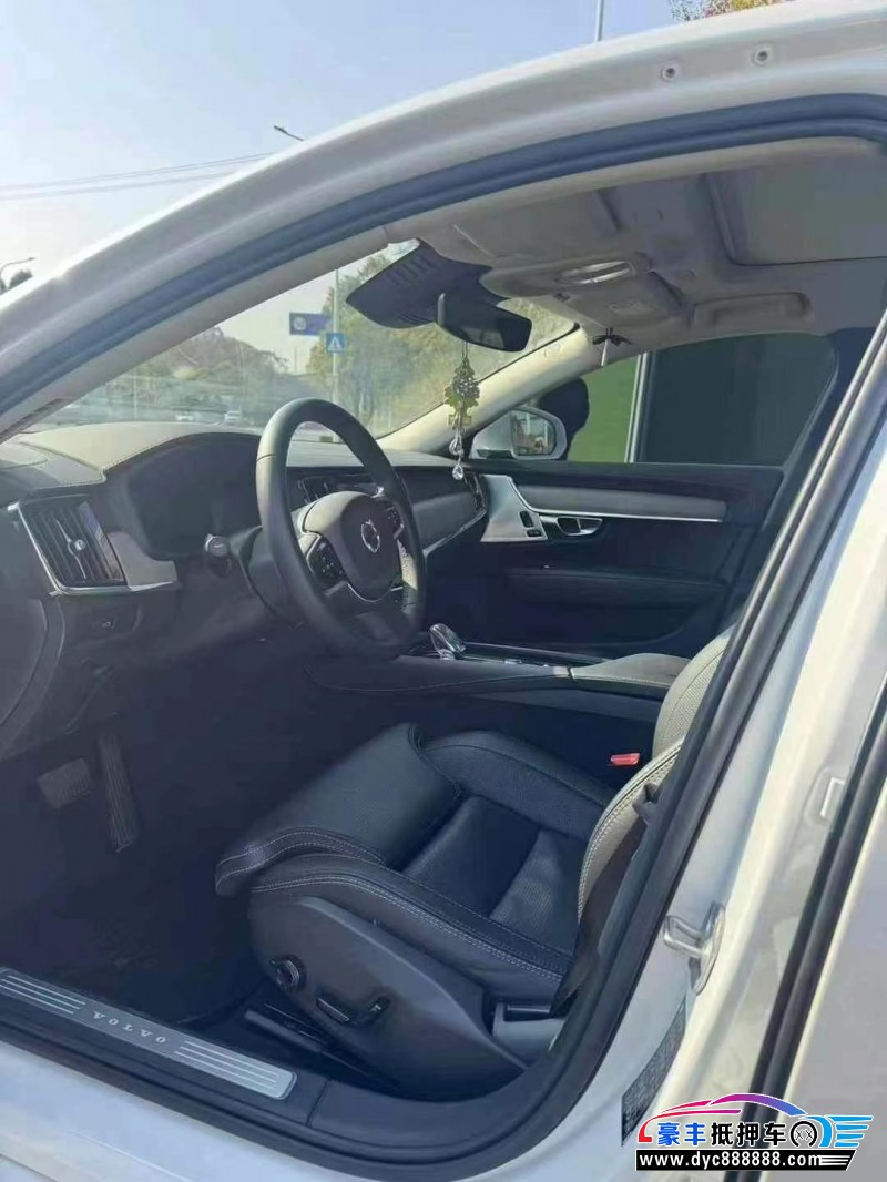 22年沃尔沃S90轿车抵押车出售