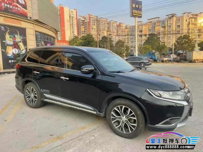 16年三菱欧蓝德轿车抵押车出售