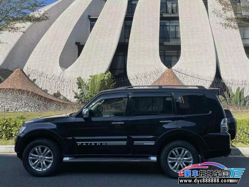 20年三菱帕杰罗轿车抵押车出售