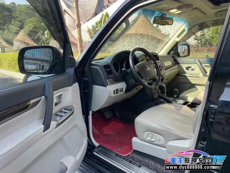 20年三菱帕杰罗轿车抵押车出售