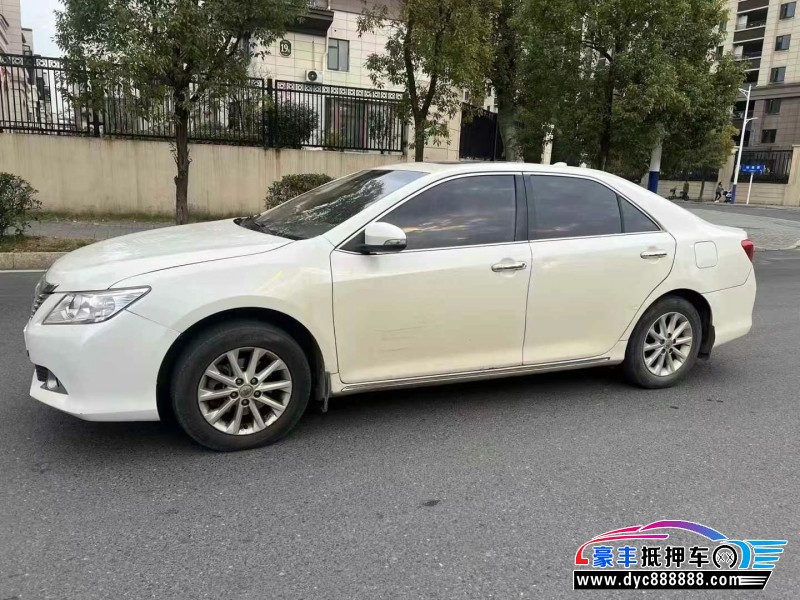 14年丰田凯美瑞轿车抵押车出售