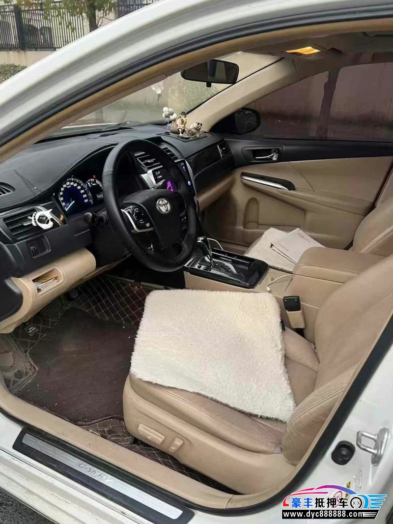 14年丰田凯美瑞轿车抵押车出售