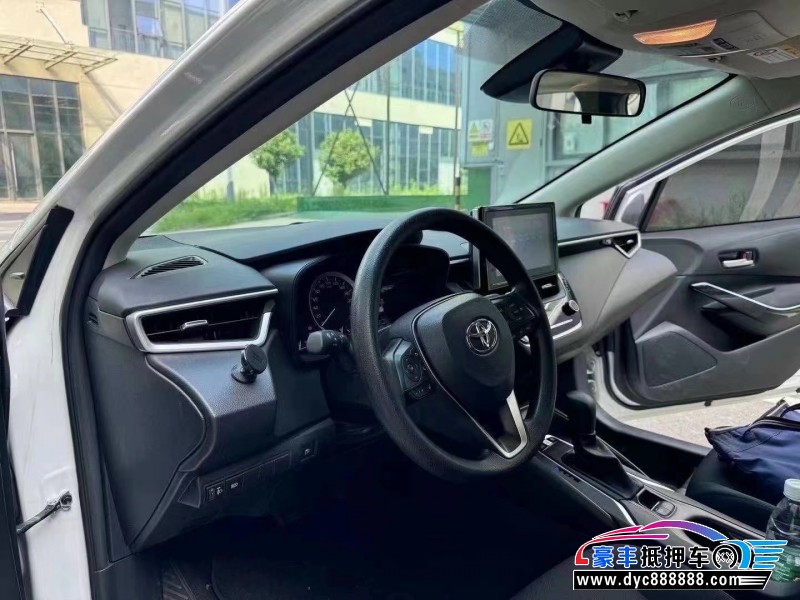 22年丰田雷凌轿车抵押车出售