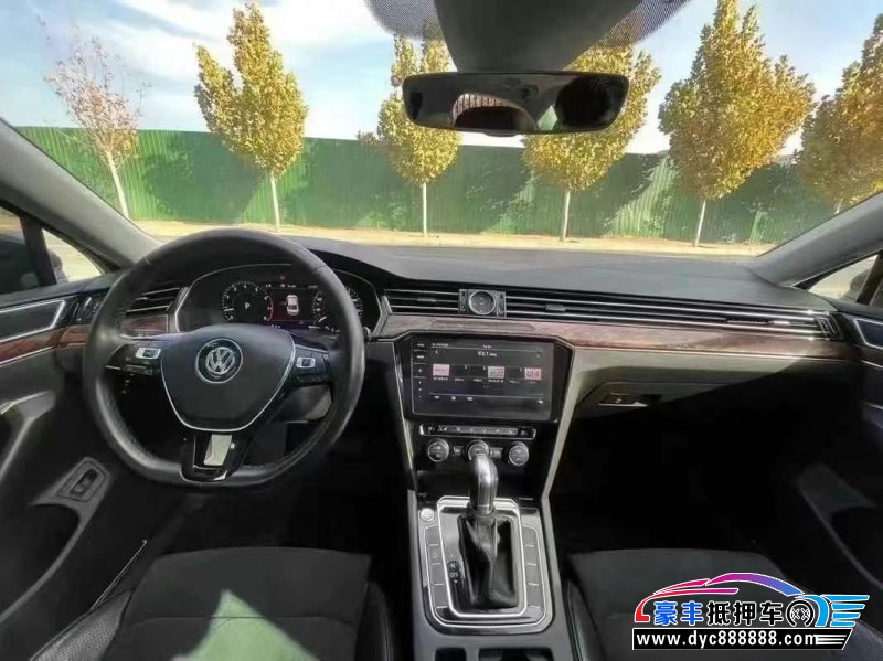 17年大众迈腾轿车抵押车出售