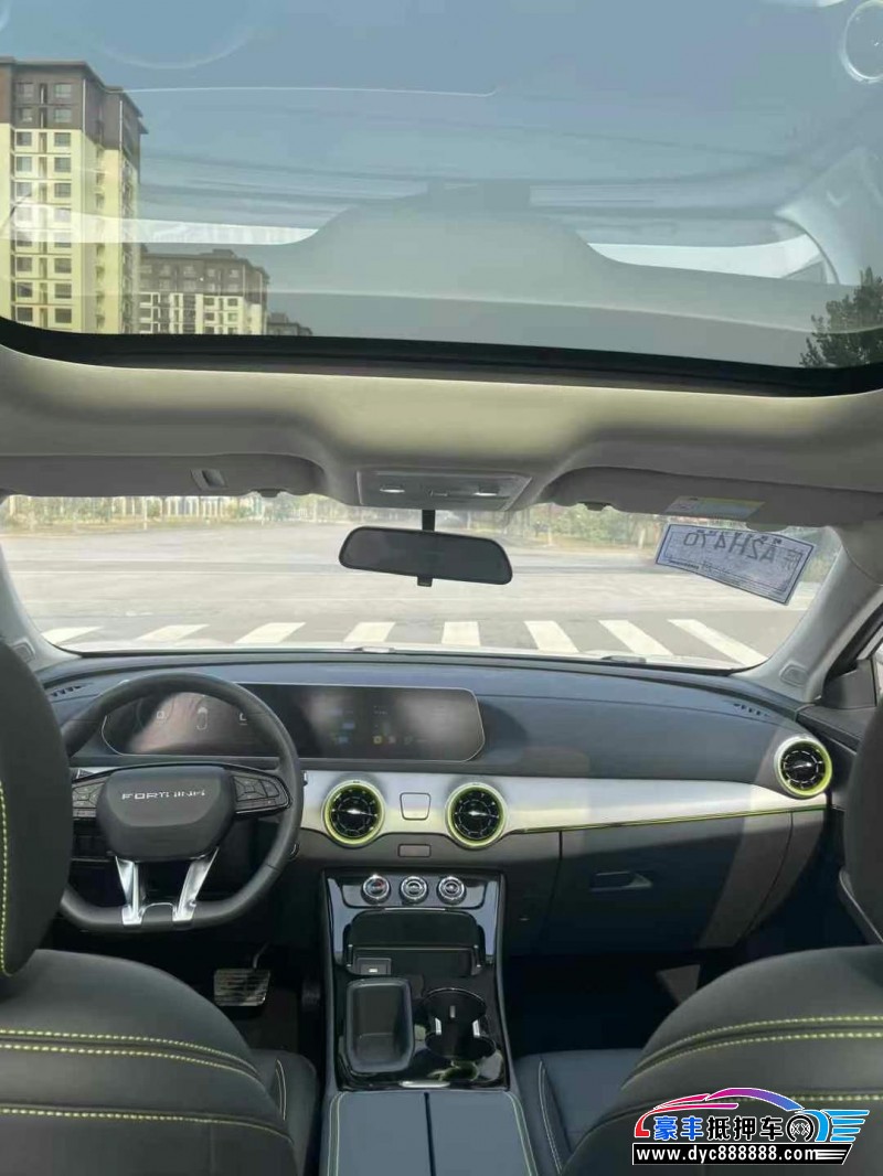 24年东风雷霆轿车抵押车出售