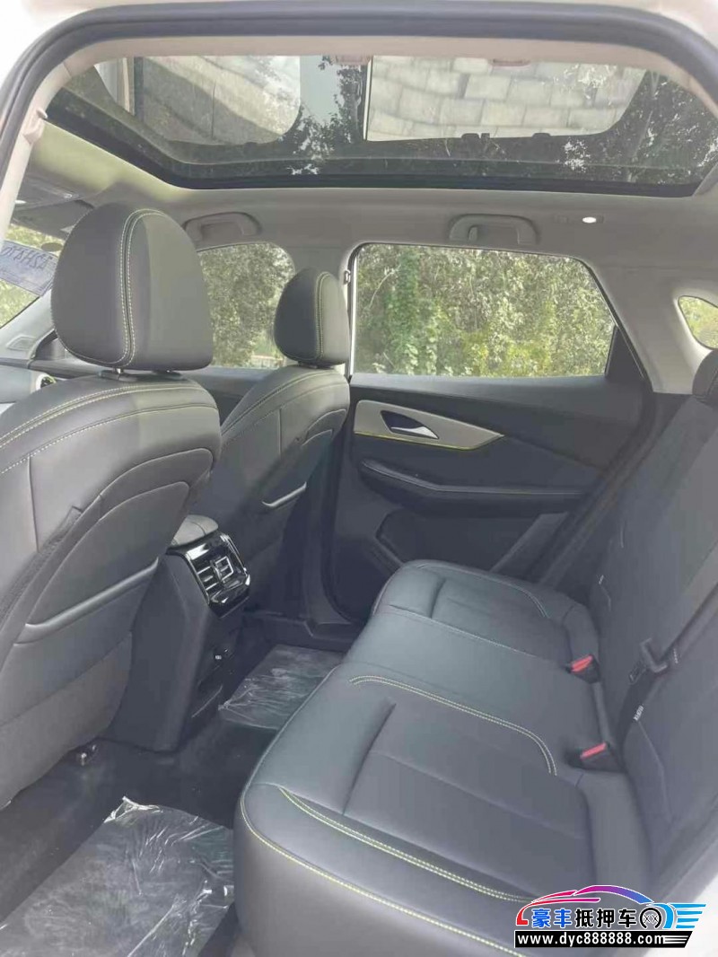 24年东风雷霆轿车抵押车出售