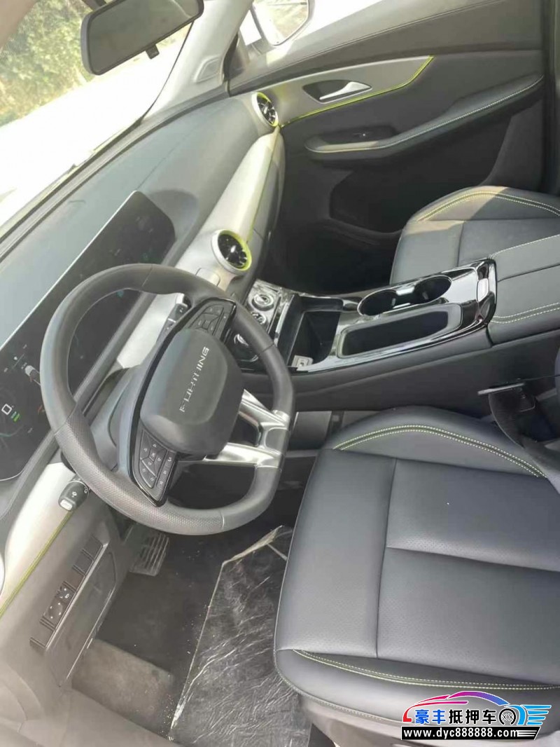 24年东风雷霆轿车抵押车出售