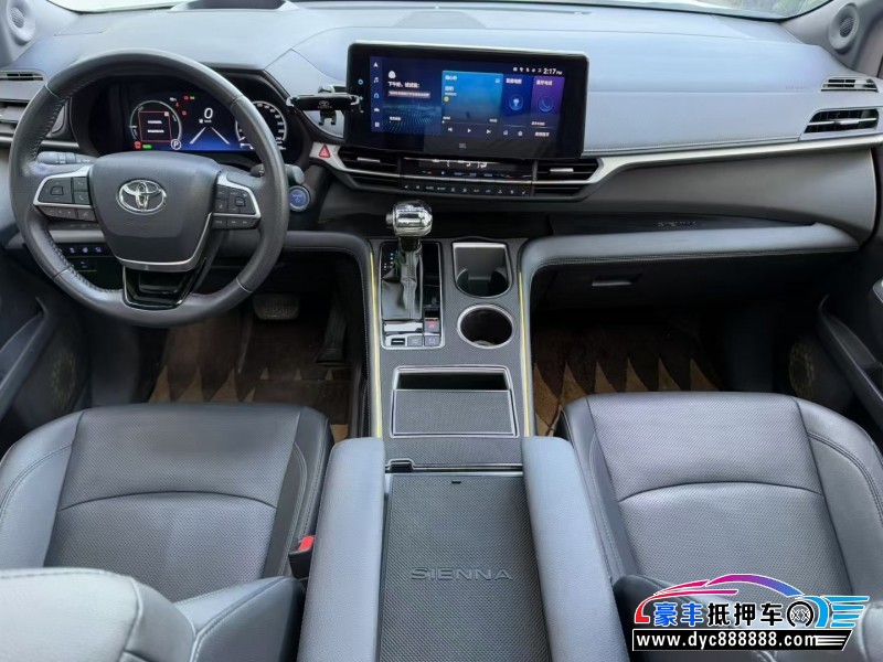 23年丰田塞纳轿车抵押车出售