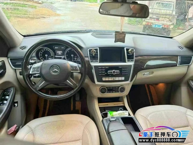 14年奔驰ML轿车抵押车出售