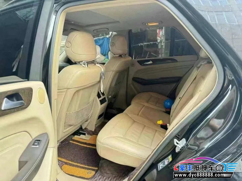 14年奔驰ML轿车抵押车出售