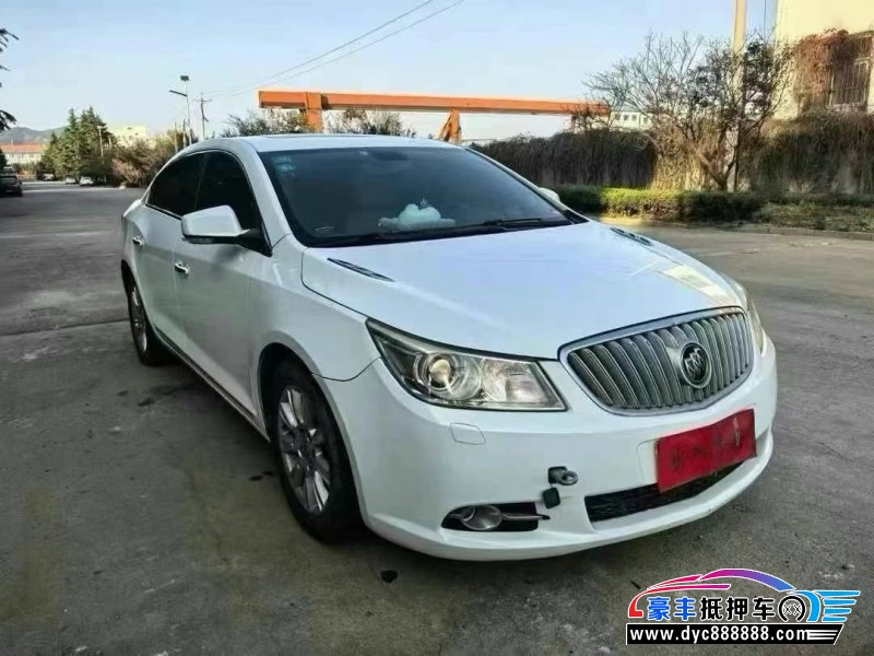 13年别克君越轿车抵押车出售