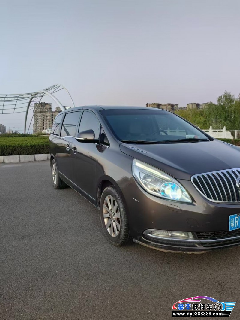 12年别克GL8轿车抵押车出售