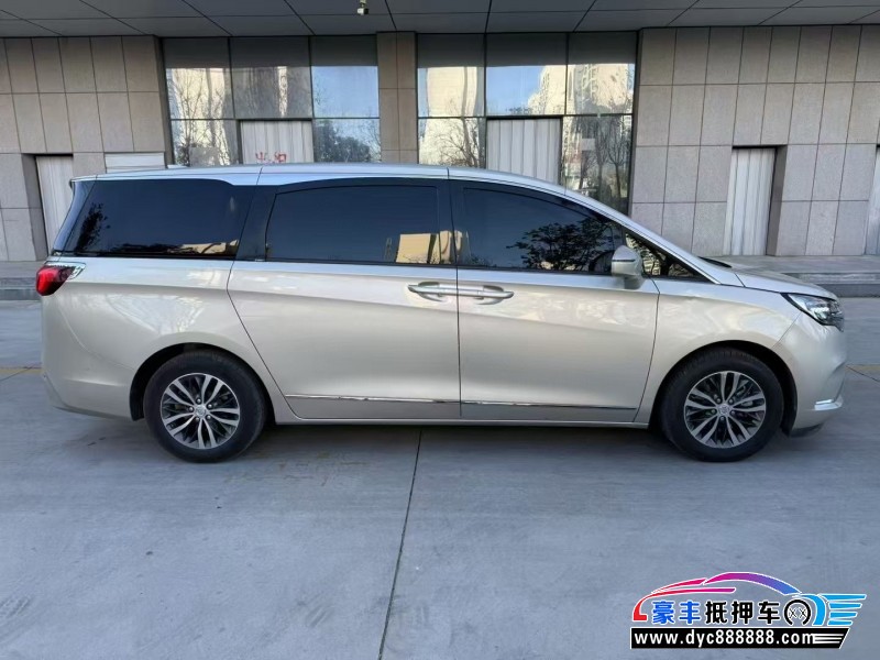 20年别克GL8轿车抵押车出售