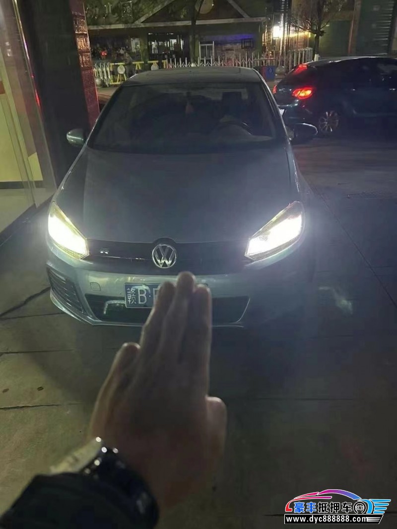 12年大众高尔夫轿车抵押车出售