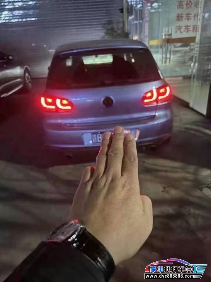 12年大众高尔夫轿车抵押车出售