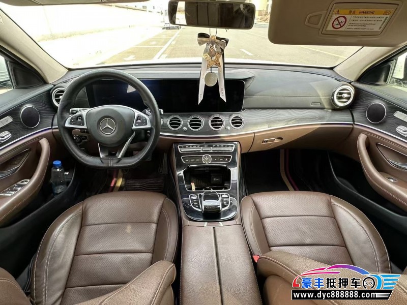 17年奔驰E轿车抵押车出售