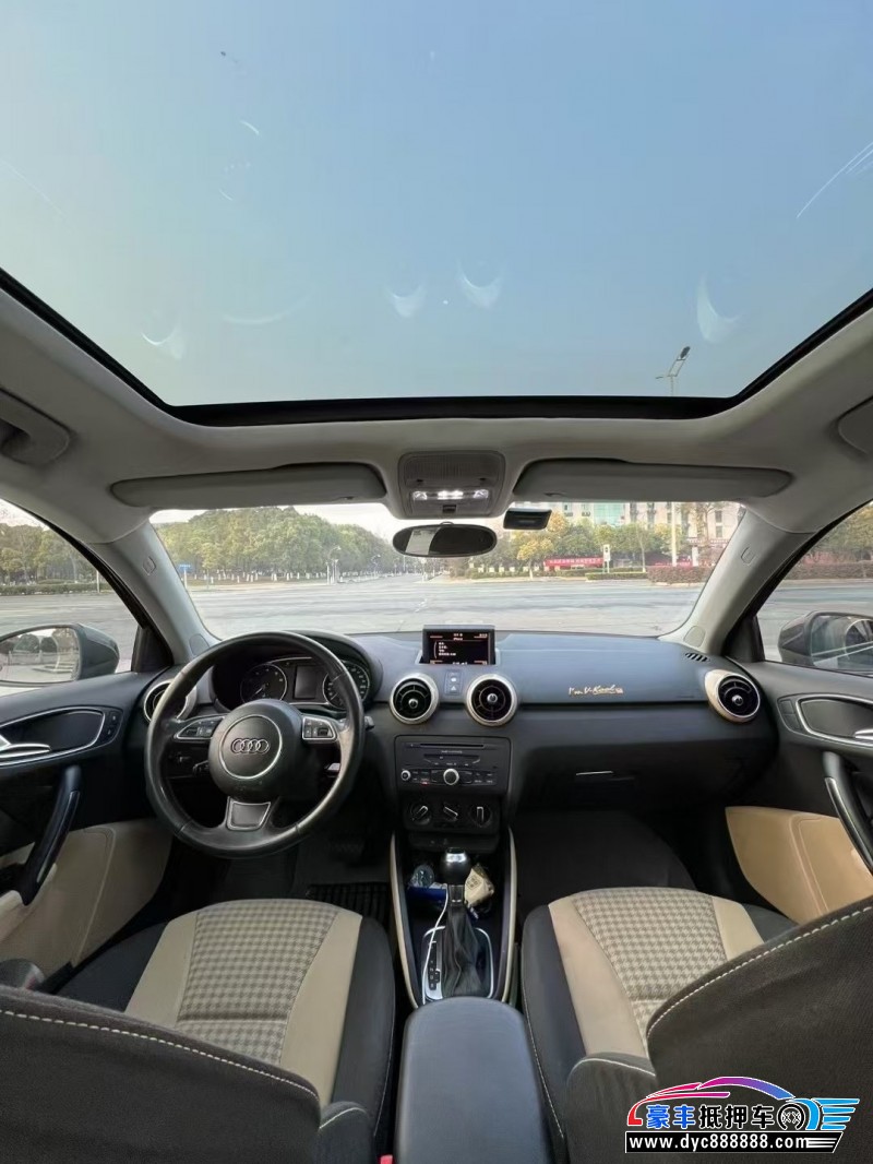 13年奥迪A1轿车抵押车出售