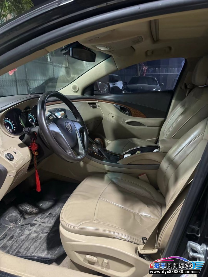 11年别克君越轿车抵押车出售